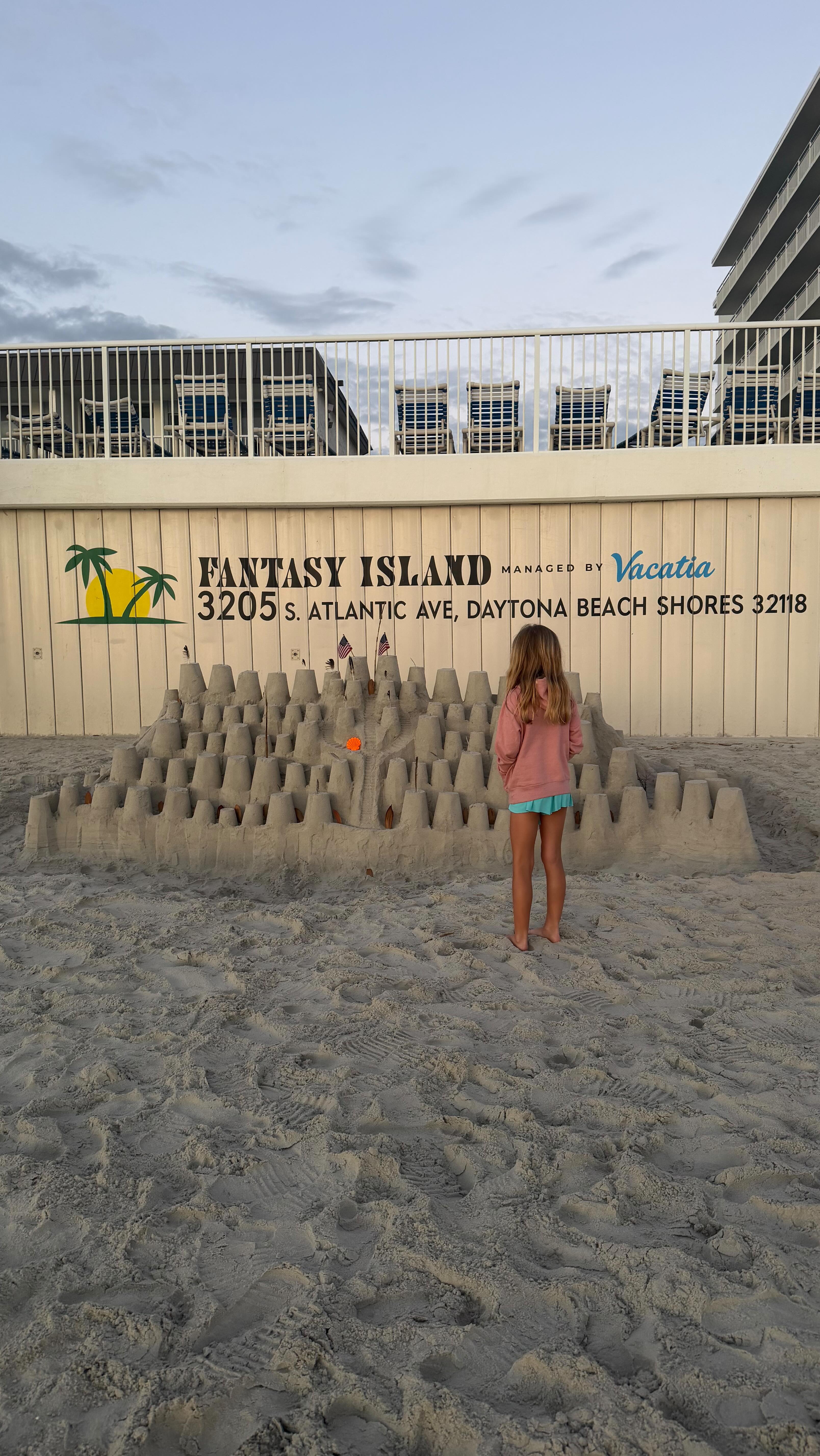 Spring Break Fun 🤩 

Volunteer work, fair, theme parks, water park x2, beach, concert, new kitty, pool, Buc-ee’s, crafts, girls days, train ride, big city adventures, Insomnia Cookies,  and sleepovers with besties 💕 

I don’t think we could have asked do a better week. Check out our big train ride adventures over in the blog ⤵️

https://mamallamallama.com/florida-sunrail-adventures/

🦺🎡🐬🦭📍🌊🏖️☀️🌇🚞💺🎤🎸🎢🎟️

#orlandoblog #orlandomom #springbreak #florida #sunrail