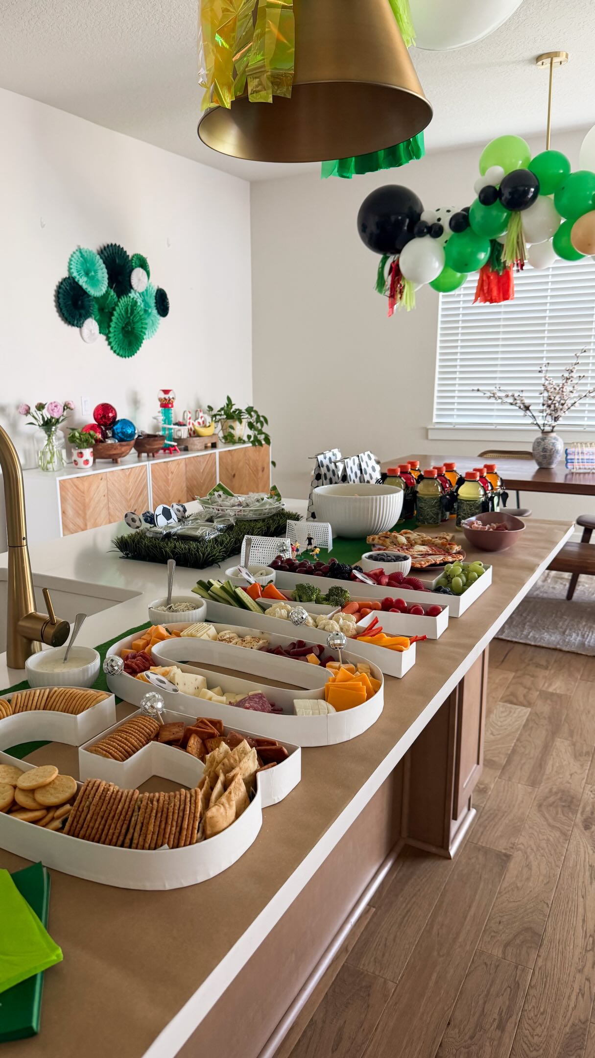 #PultePartner GRWM for a family and friends game day watch party in our Pulte Home! If you’ve been following me for a while or are new to my page there is one thing that you know or will know shortly is that I love to throw a party! We recently built our dream home and it has been more than everything we could ask for! 

From the open floor plan, large kitchen island, natural sunlight to our spacious master bed and bath, our Pulte Home is the perfect space to share with our family and friends. 

Special thanks to @PulteHomes for making our dreams come true so we can gather with our loved ones in comfort and style. 

Comment “Watch Party” for a full party supply list ⚽️ 🎉 

#gameday #soccerwatchparty #grwmparty